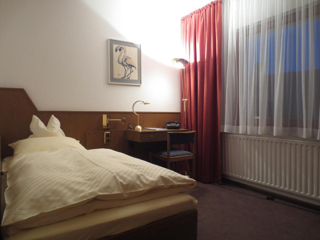 Parkhotel Goldlinde Боденвердер Номер фото