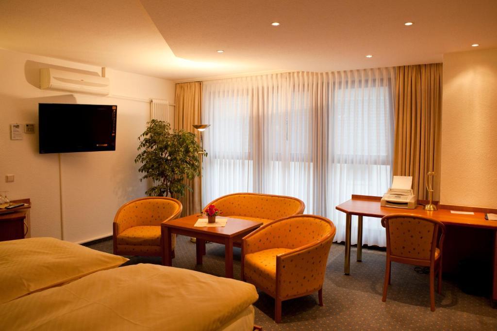 Parkhotel Goldlinde Боденвердер Екстер'єр фото